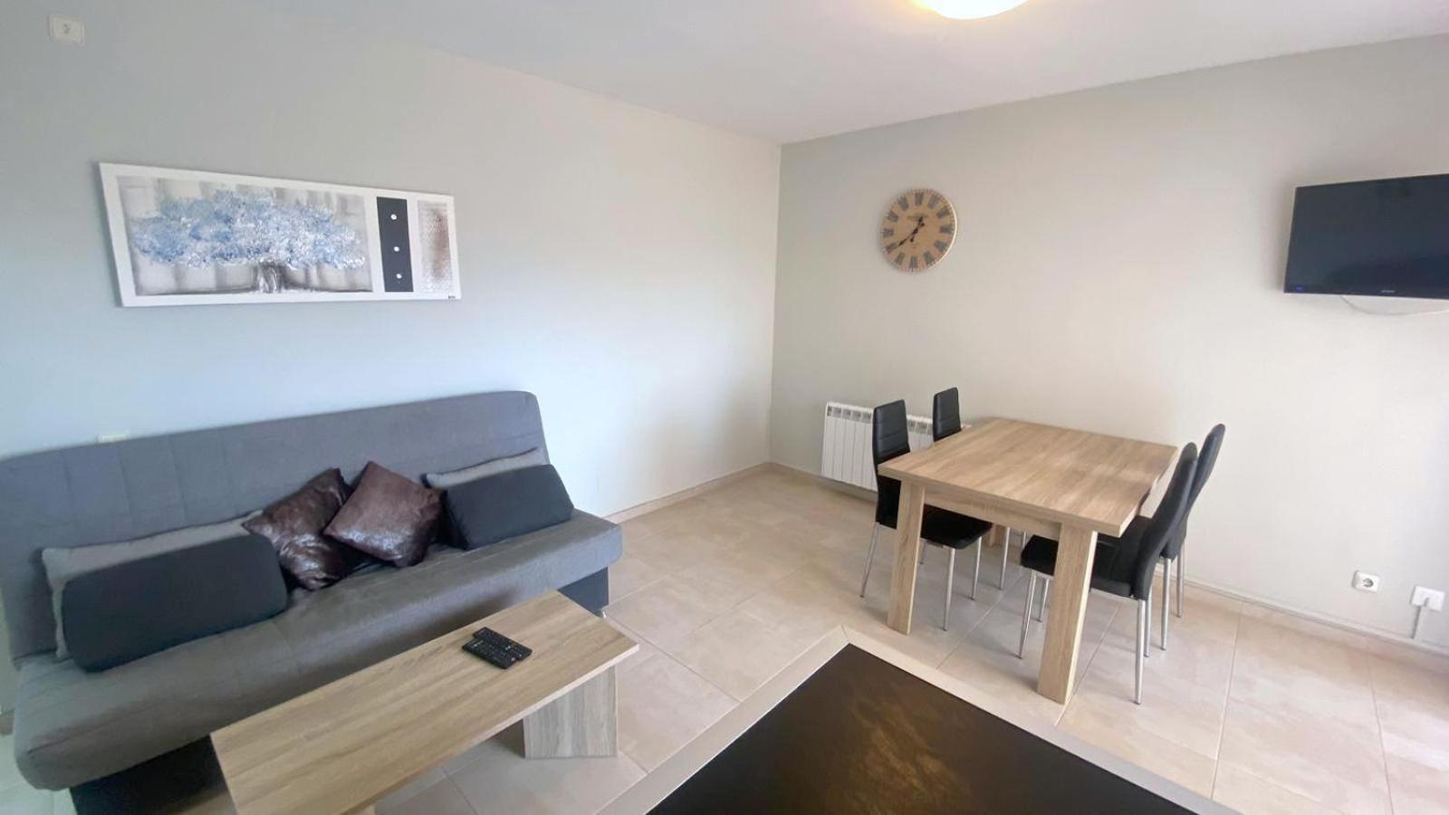 Olimpe 2 8 Apartment Roses Ngoại thất bức ảnh