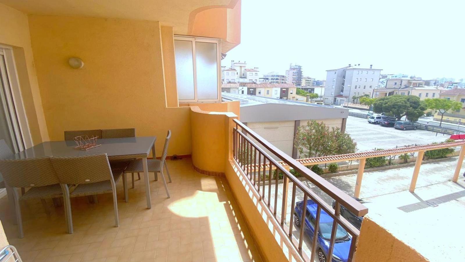 Olimpe 2 8 Apartment Roses Ngoại thất bức ảnh